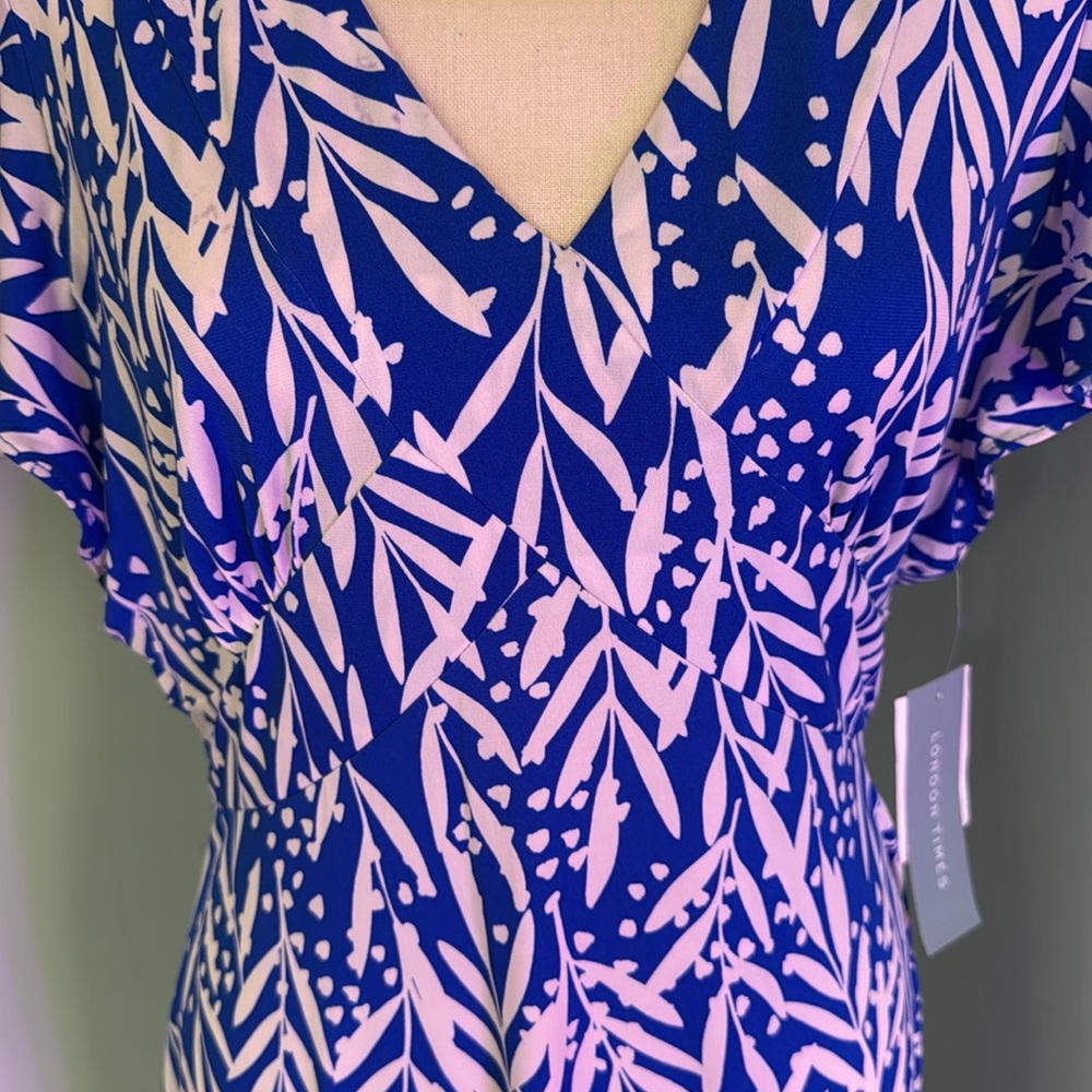 NWT Blue & White London Times Dress. Size 12. Very Flattering - Picture 3 of 12
